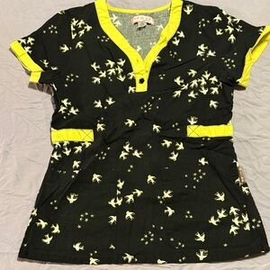 Koi Black and Yellow Bird Print Women's Top